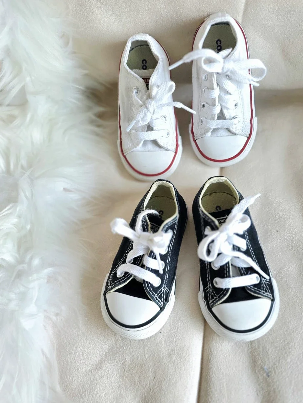 Converse black white